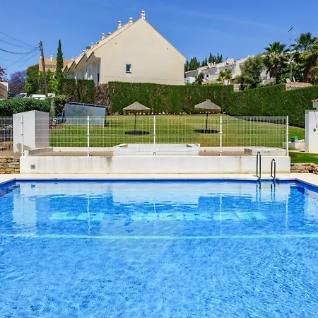 Apartamento With Pool By Costarentals - Ref 194 *