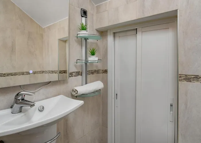 Apartment With Pool By Costarentals - Ref 194