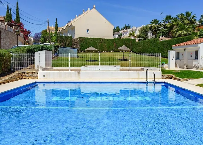 Apartment With Pool By Costarentals - Ref 194 *