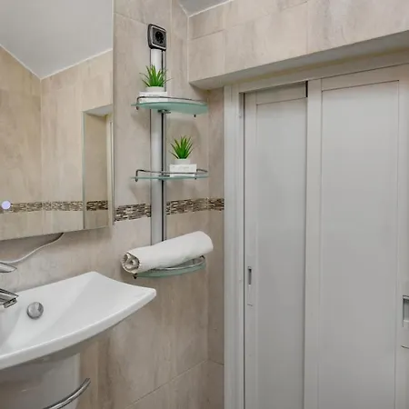 Apartament With Pool By Costarentals - Ref 194